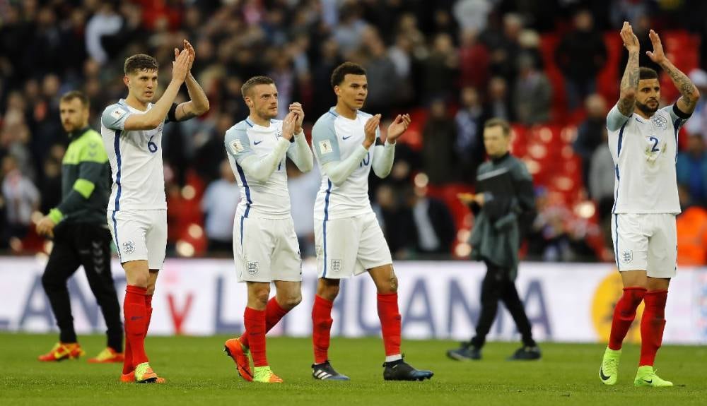 Dele Alli en un partido de eliminatorias europeas