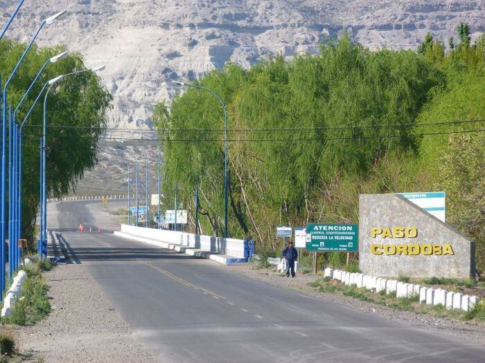 La policía comenzó con el operativo en la ruta provincial N°6, altura General Roca.