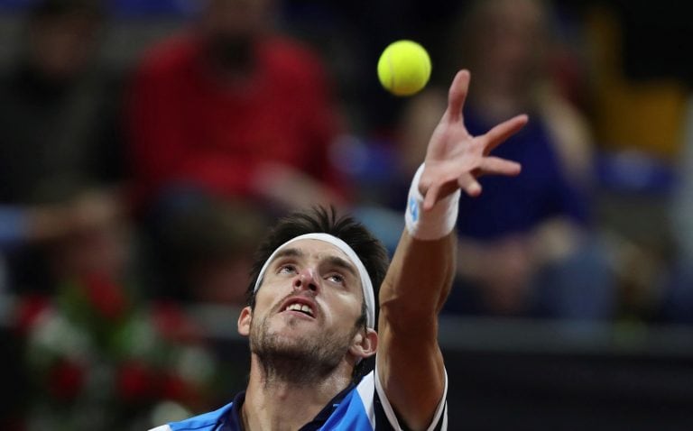 El correntino Leo Mayer venció en su primer partido en la qualy de Roland Garros.