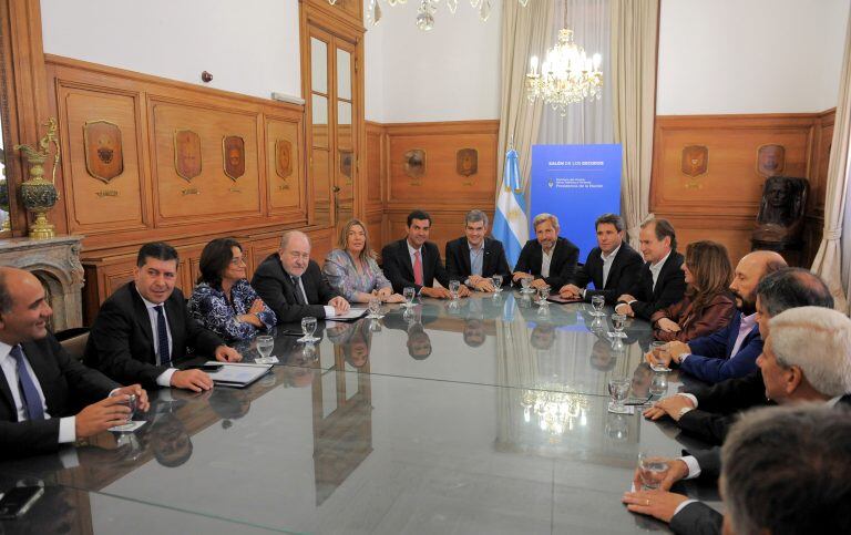 buenos aires rogelio frigerio marcos peña gobernadores ministro del interior encuentro con gobernadores  casa de gobierno