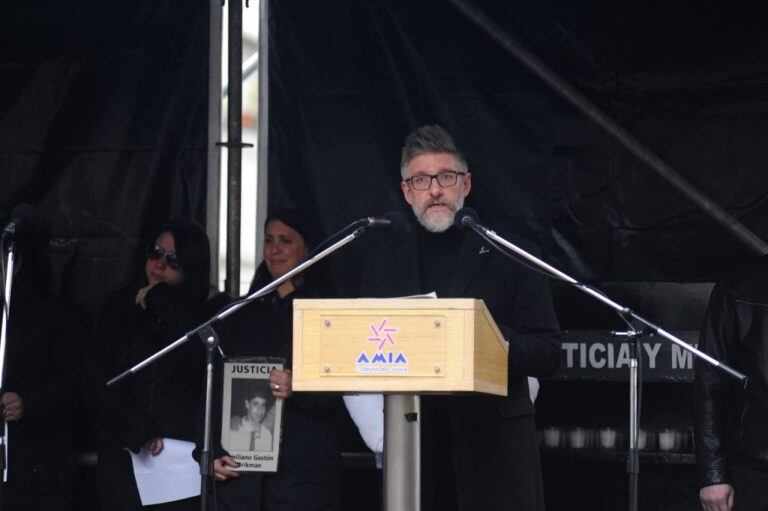 El periodista Luis Novaresio estuvo a cargo del acto (Foto: Federico López Claro)