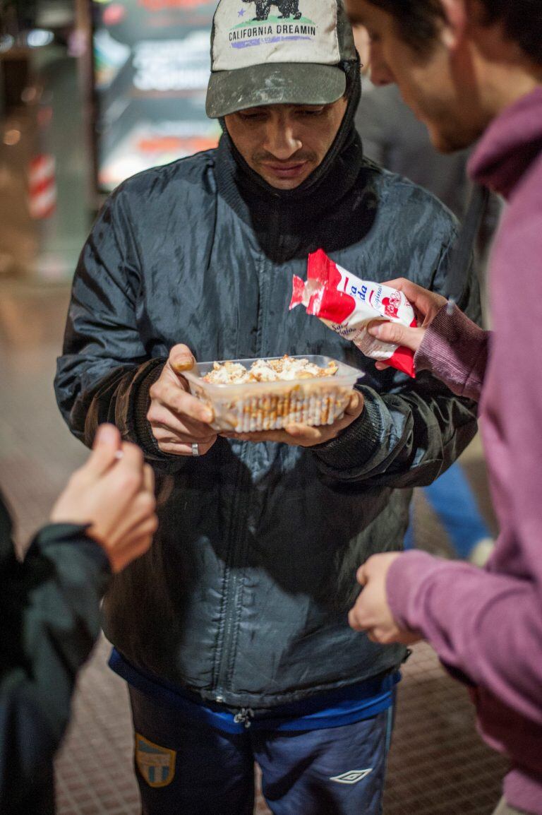 Olla Solidaria comenzó en el 2013 y cada año suman nuevos voluntarios. Crédito: Federico Lopez Claro.