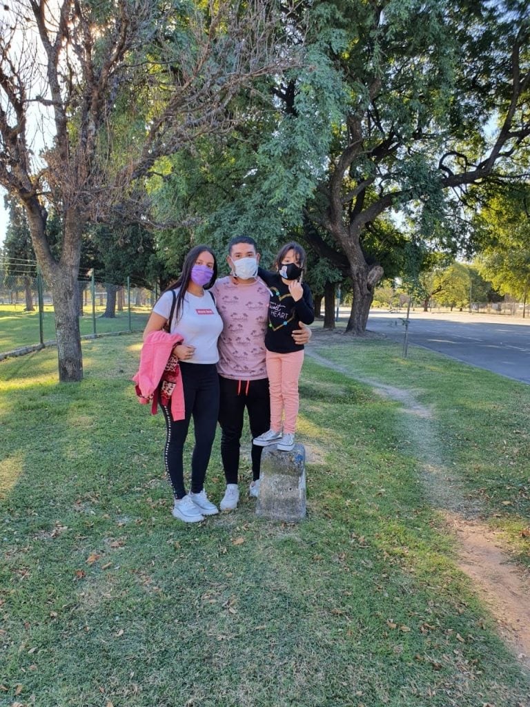 Leonardo Rodríguez, el arquero de Racing es muy familiero y se desvive por Damaris, su mujer y Uma, su hija de siete años esperando la llegada de Jared.