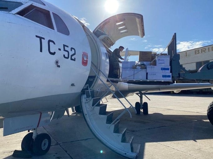 Transporte de equipamiento ante el COVID-19 que además de Misiones, llegó a otras provincias del NEA y del Noroeste Argentino. (Min. de Salud)