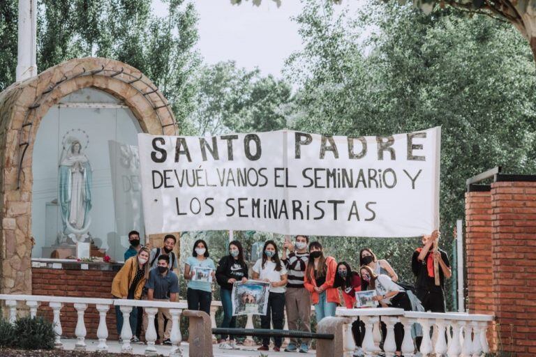 Protesta en Malargüe contra el cierre del seminario.