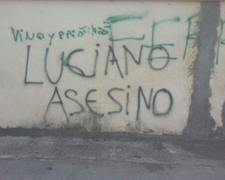 “Luciano asesino”, “Justicia por Joan” y "Joan presente”, son algunos de los graffitis que aparecieron en General Alvear.