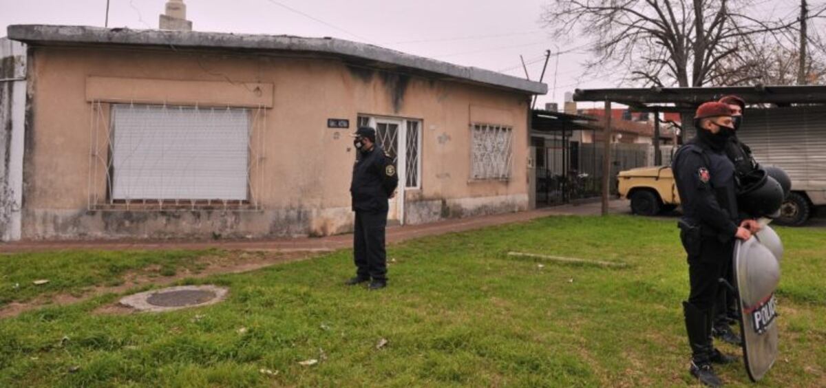 La autopsia confirmó que el ladrón muerto durante un robo en Quilmes recibió dos balazos