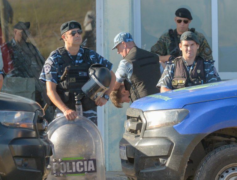 Los rugbiers detenidos por el asesinato de Fernando Báez Sosa son indagados en Villa Gesell. (Clarín)