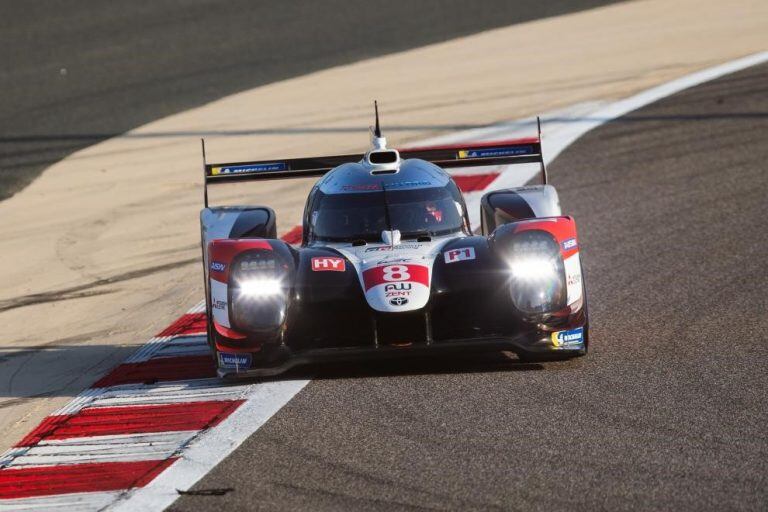 El Toyota TS050 Hybrid número 8, en el que se alternan el suizo Sebastien Buemi, el nipón Kazuki Nakajima y el neozelandés Brendon Hartley, fue tercero en clasificación.