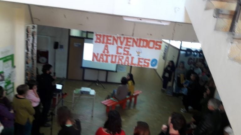 En la universidad dictaron clases publicas.