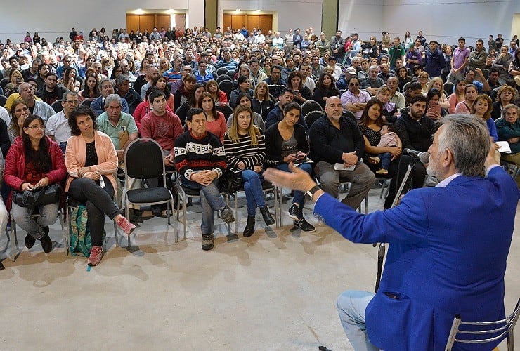 Fue durante dos actos que se realizaron al mediodía del lunes.