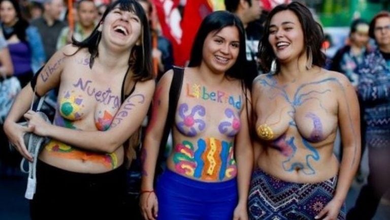 Playa Franka, el tetazo y la falta de espacios para hacer topless en la Argentina