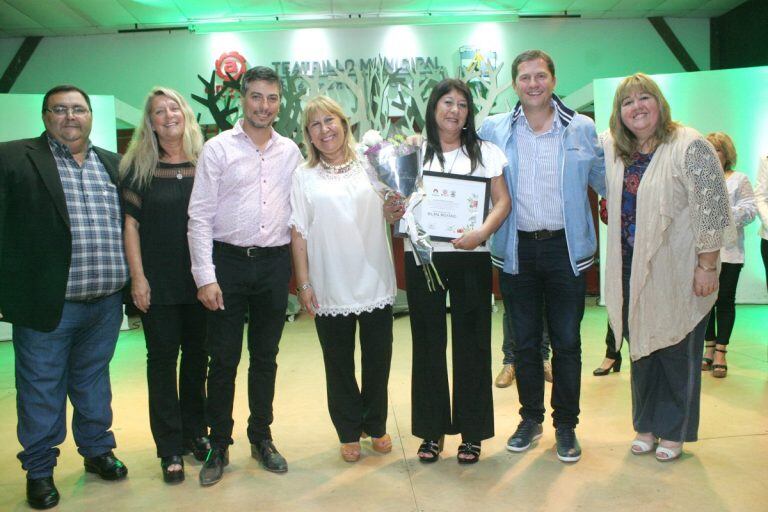 Reconocimiento a la mujer en Arroyito