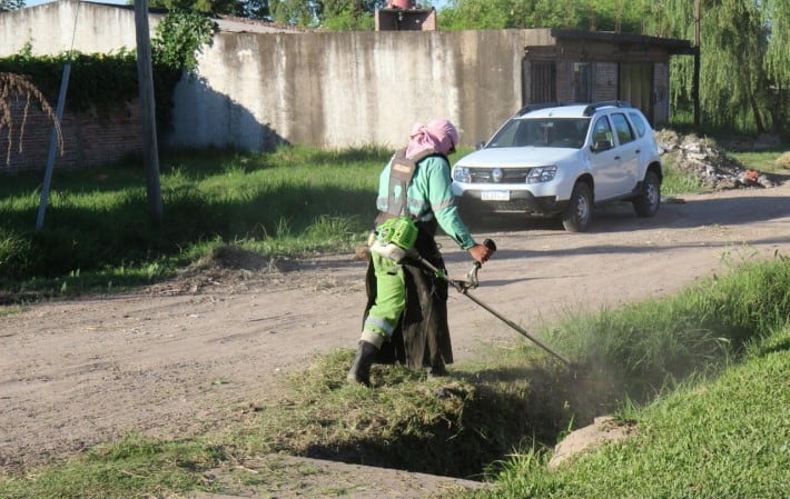 Realizaron trabajos de desmalezado en barrios del sudoeste de Resistencia,