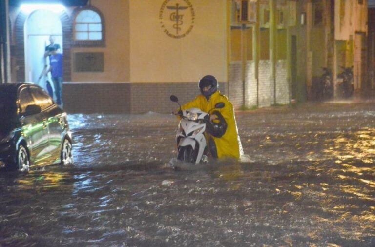 El intenso temporal que azotó a la ciudad de Corrientes. (Foto: Corrientes Hoy)