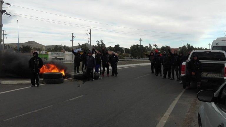 Trabajadores de UOCRA realizan piquetes en zona norte de la ciudad.