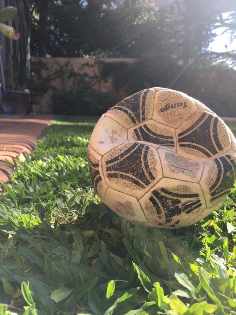 La pelota desinflada.