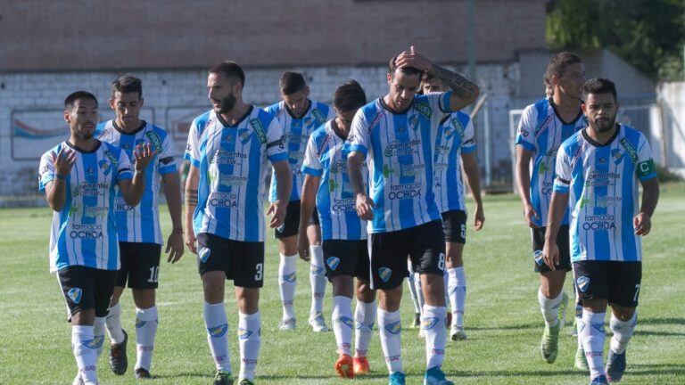 Empate 1-1 y último puesto de la Zona 2, con 16 puntos (Río Negro).