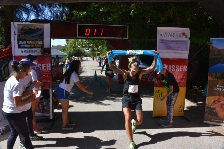 Ganando la Media Maratón al Paraiso.