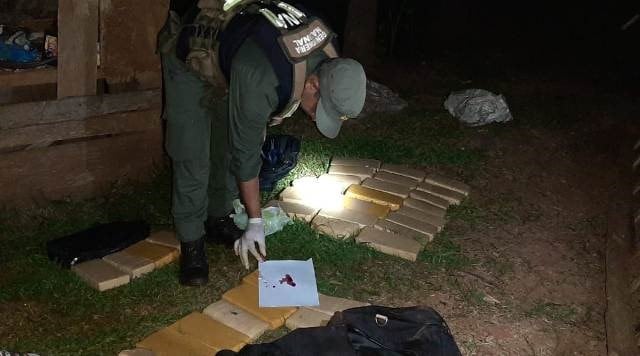 Gendarmes durante un operativo antidroga en Posadas. (Gendarmería)