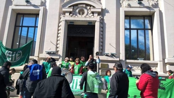 ATE frente a la Municipalidad de San Luis.