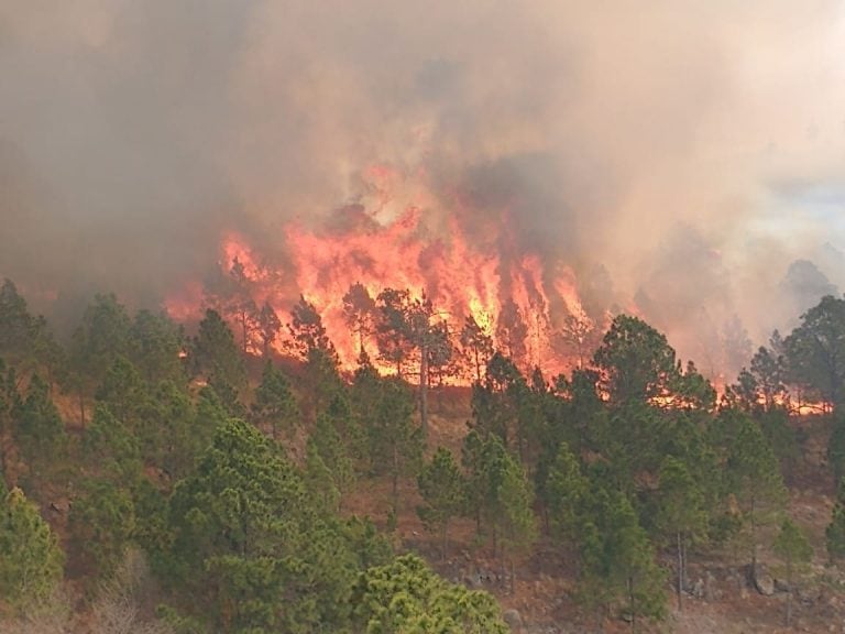 Bomberos de Arroyito colaboran en las Sierras Cordobesas