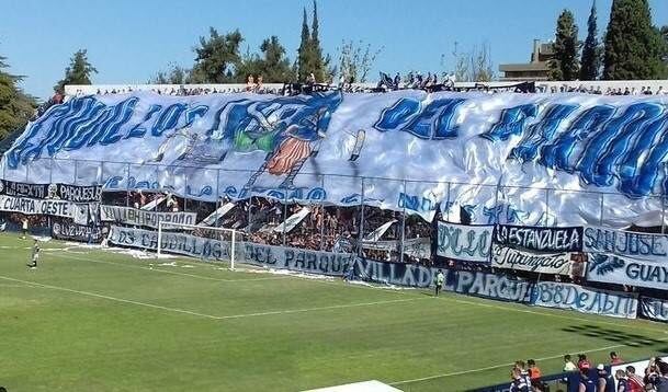 Los Caudillos del Parque, uno de los sectores más populares de la hinchada de Independiente Rivadavia.