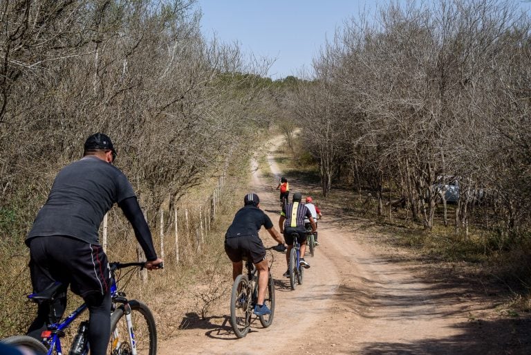 El paseo ciclístico, una de las actividades preferidas de la región, para vivir la naturaleza en primera persona. Segunda bicicleteada Marull (Municipio de Marull)