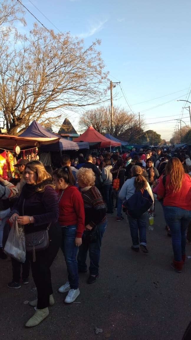 Puestos de comida en la celebración de la Virgen de Urkupiña.