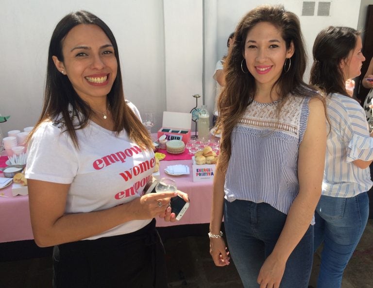 Fernanda Assef, capacitadora invitada en el encuentro de octubre, junto a Patricia Sánchez, la líder local de LadiesBrunch, la plataforma de empoderamiento para mujeres emprendedoras y profesionales.