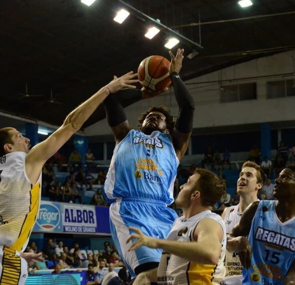 Regatas cayó como local ante Comunicaciones de Mercedes. (Foto: Prensa Regatas)