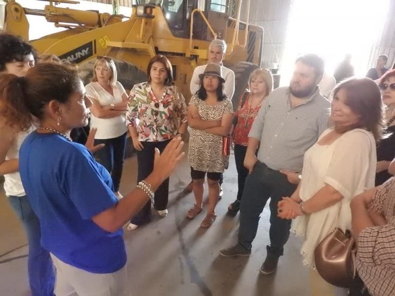 Carlos Alesandri recibió  a la Comisión de Ambiente del Instituto Diseñando Ciudad en la Planta de Tratamiento de la Comunidad Regional.