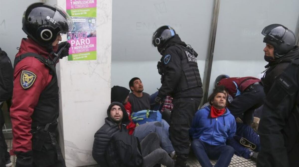 Liberaron a los 27 detenidos durante los incidentes frente al Congreso