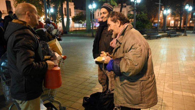 Comida Solidaria, el proyecto que lleva bebida o comida caliente a personas en situación de calle.