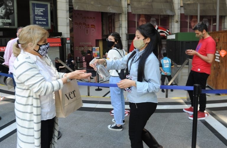 Apertura de Shoppings en la Ciudad de Buenos Aires. (Foto: Clarín)