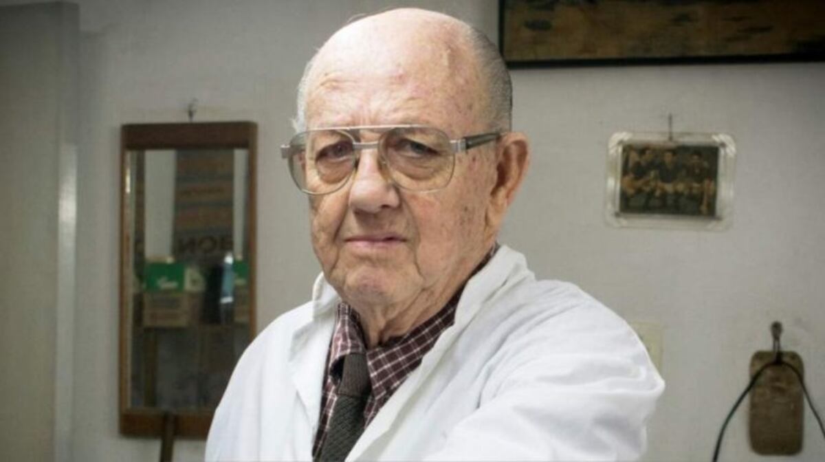 El hombre que está solo y espera
