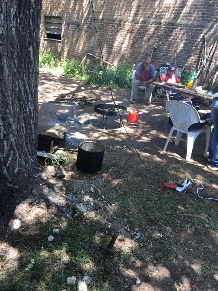 Condiciones de trabajo infrahumanas en un campo de Alcira Gigena denunciadas por el gremio de la Uatre.