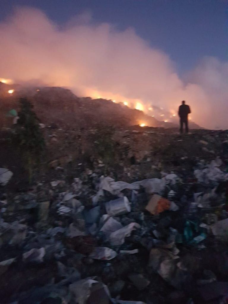 Incendio en el basural de San Luis.