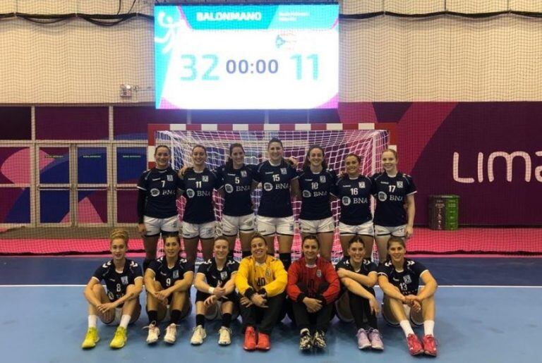 El seleccionado femenino de handball, "La Garra" (Foto: Twitter/@DaniPiloni)