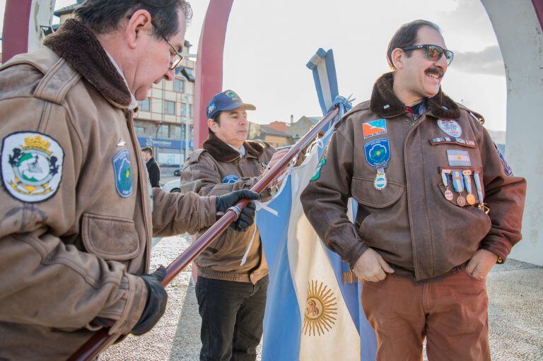 Homenaje en Plaza de Gendarmería Nacional al héroe salteño Martín Miguel de Güemes.