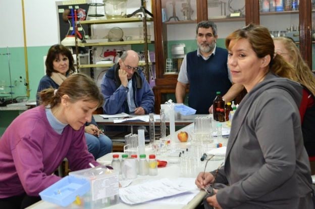 Los kits de química para las escuelas serán otorgados por el Ministerio de Ciencia y Tecnología de Córdoba.