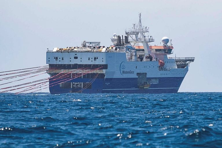 Sobrepesca y exploración sísmica en el Mar Argentino.