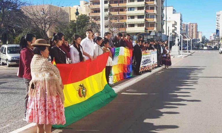 Los festejos se realizaron frente al edificio municipal (Municipalidad de Santa Rosa)