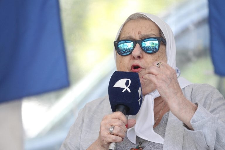 La titular de la Asociación Madres de Plaza de Mayo, Hebe de Bonafini (EFE/Tono Gil)