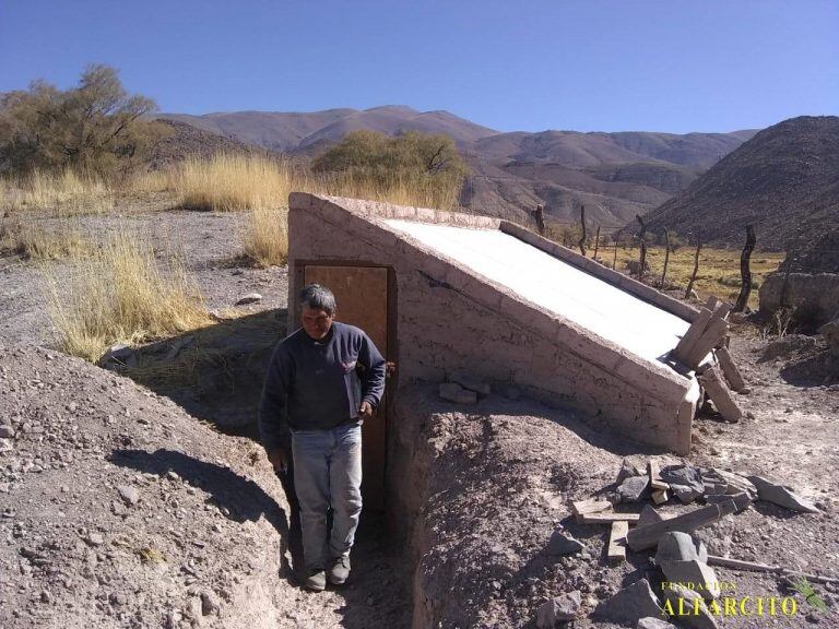 Un vecino de Alfarcito armó un invernadero para plantar verduras (Facebook Fundación Alfarcito)