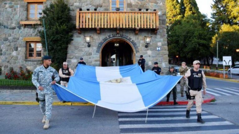 Acto homenaje en Bariloche a los caídos en Malvinas (Río Negro).