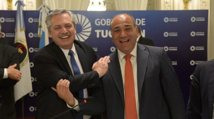 Alberto Fernández junto a Juan Manzur en Tucumán.