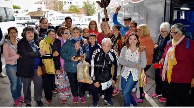 La recepción en la terminal de Santa Rosa (Latidos del Folklore)