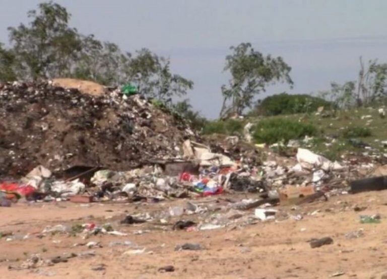 Beba ingiere sustancia fatal en un basural