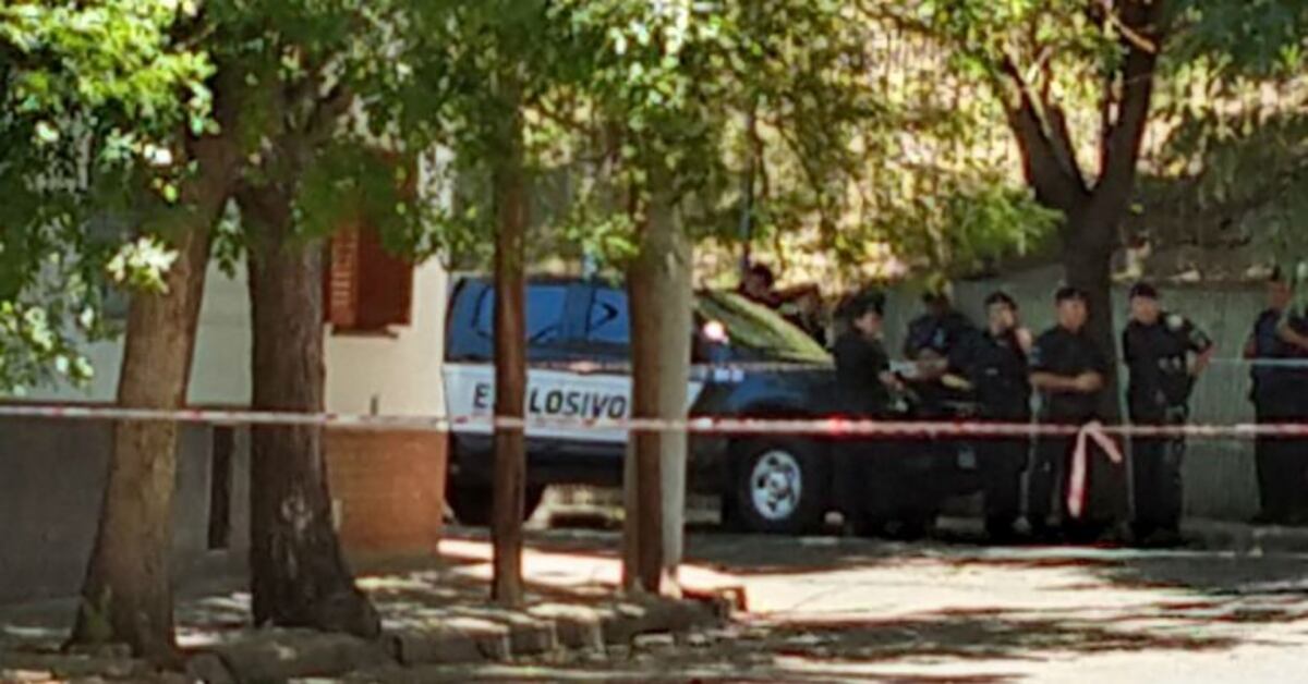 Huían de la policía y arrojaron una granada en plena calle, en barrio Alberdi